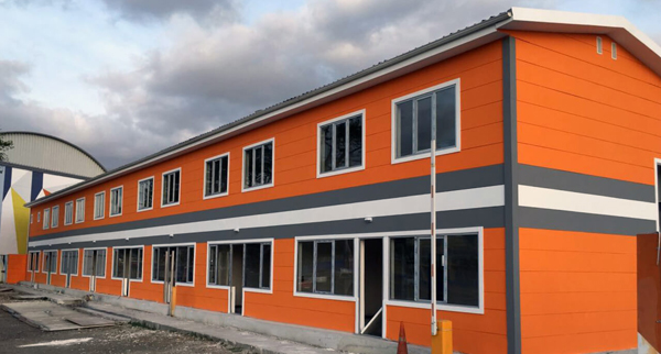Modern prefabrik üretim tesisi ve uygulama binası